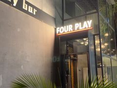 -FOUR PLAY BAR
