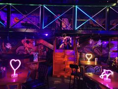 -UP嘻哈酒吧(粉巢店)