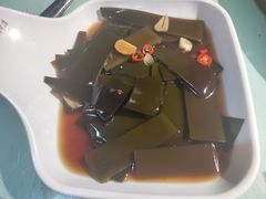 酸辣海带-鱼窝棚柴火铁锅炖(富山屯店)