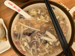 酸辣汤-小姜锅贴(凤凰街店)