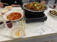 凤爪烧猪蹄-江城燕子大排档(江汉路步行街店)