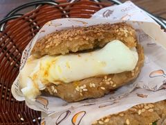 烧饼加鸡蛋-万红路羊汤烧饼店(将台路店)