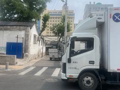 -手帕胡同-地上停车场