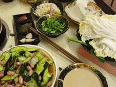 -洞庭洲·防空洞火锅·烧烤·铜锅涮肉(新百广场店)