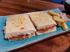 -蓝壁虎咖啡酒馆