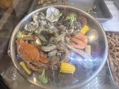 -鑫渔港海鲜本地菜·山海关浑锅(东戴河店)