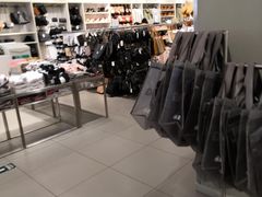 -H&M(鹏欣水游城店)