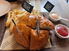 双层牛肉培根汉堡-Magnet磁食(愚园路店)