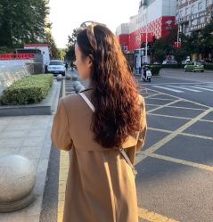 点击看大图 -娇点芭莎·烫染形象设计