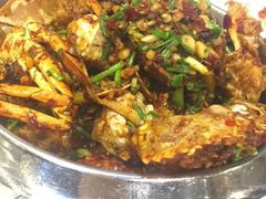 -凤凰路何眼镜香辣蟹(花果园店)