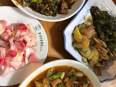 -茅屋大酒店