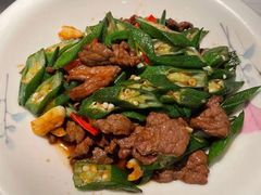 秋葵炒牛肉-松沪名灶·豆浆鱼头·新上海菜(飞航吾悦广场店)
