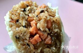 Satisfying Sticky Rice Roll