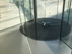 -Apple零售店(华贸购物中心店)