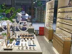 -视野联行眼镜·蔡司·尼康·豪雅·依视路(青浦宝龙店)