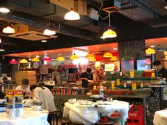 大堂-鲜入围煮花胶鸡海鲜火锅