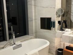 -上海虹桥祥源希尔顿酒店