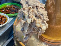 -洞庭洲·防空洞火锅·铜锅涮肉·烧烤(新百广场店)