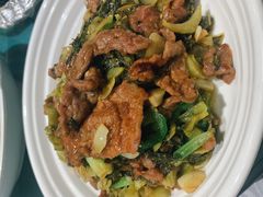 酸菜苦瓜炒牛肉-粤·向群饭店(龙津东路总店)