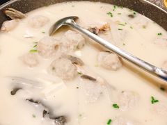 手工自制鱼头鱼丸-黄泥岗·地道湖北菜(奥特莱斯店)