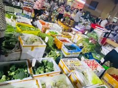 自助取餐区-三亚新鸿港水果一级批发市场