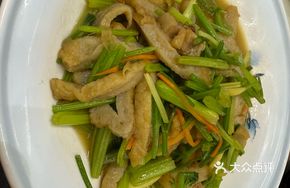 Celery Stir-fried with Fish Cake