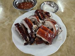 -黄记四更烤乳猪店