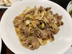 酸木瓜炒牛肉-紫滇源云南生态菜(丹凤街店)