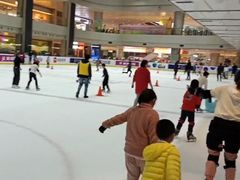-冰堡国际溜冰场(观澜湖新城MHMALL店)