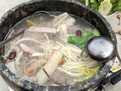 -墨脱石锅椰子鸡•香草鸭•东山羊(大东海店)