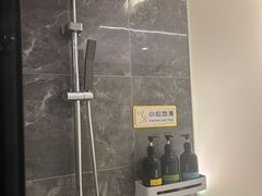 -欧辰国际酒店(重庆欢乐谷轻轨站店)