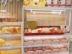 -85度C(生甜甜圈研究工坊·上海平凉店)