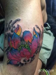 彩绘 莲花-游刃刺青TATTOO纹身工作室