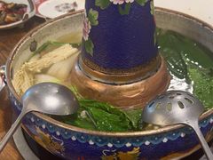 -毛辣果·贵州红酸汤牛肉火锅(西单店)