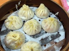 -莱莱小笼·乔艾