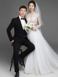 -易摄影婚纱摄影工作室