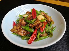 -鱼鲜饭香·招牌汽锅剁椒鱼头王