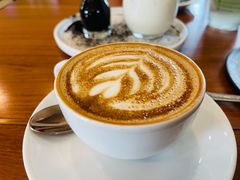 -Chom Cafe and Restaurant
