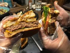 -HIGH FIVE哈福手工汉堡(桂林路店)