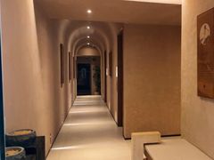 -灸春堂·艾灸·痛症·整脊连锁(之江银泰店)