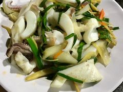 -Bờ kè Nhật Thi