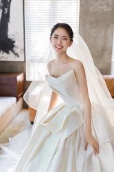 -莫小姐婚纱