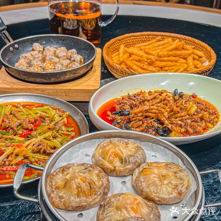 来武汉一定要试试这个咸蛋黄纸皮烧麦!巨香