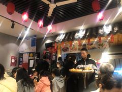 大堂-爆炸头阿姨小四川正宗川味小吃(无任何分店)