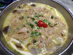 酸汤肥牛-老外婆(吾悦广场店)