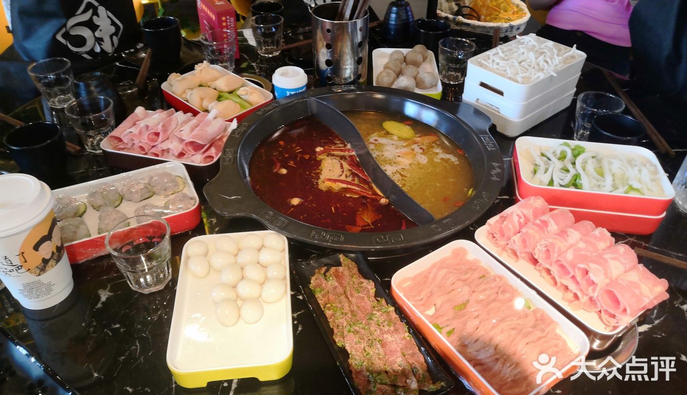 万代酒店旁边那栋楼里，还算比较好找