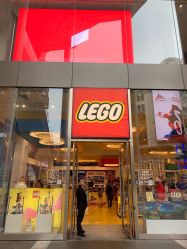 -乐高品牌旗舰店(人民广场店)