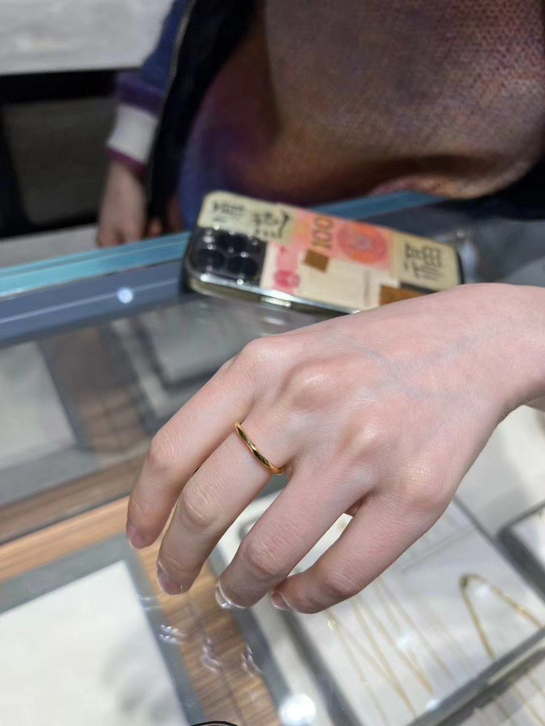 谢瑞麟黄金小戒指