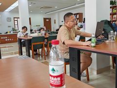 -上海市静安区图书馆(新闸路馆)