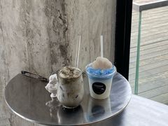 靠窗位-CEMENT·coffee bar (凤凰创意园店)